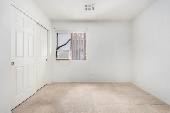 Building Photo - 1116 S 53rd St