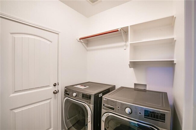 Building Photo - 401 Ridgetop Bend