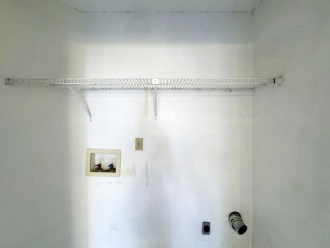 Building Photo - 153 Becky Thatcher Ct