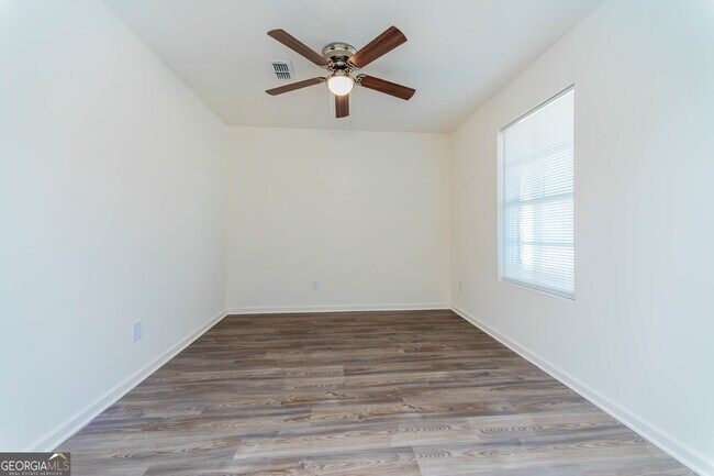 Building Photo - 307 Gazebo Dr