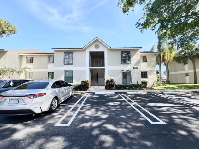 Building Photo - 717 Gardens Dr