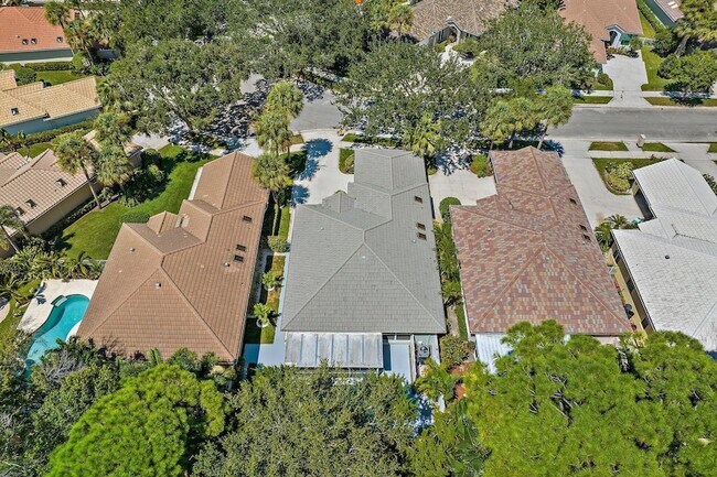 Building Photo - 188 S Hampton Dr
