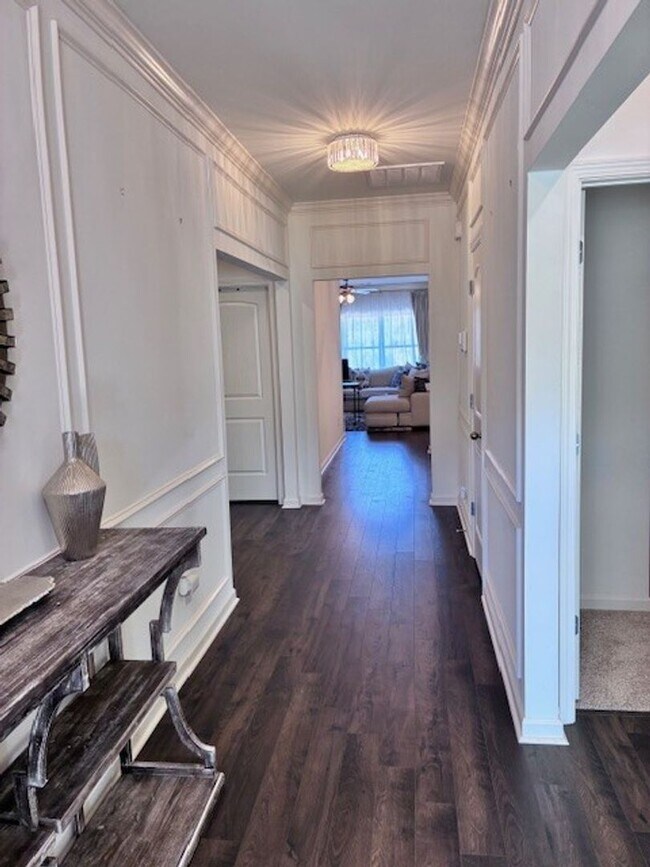 Building Photo - 224 Park Crest Run