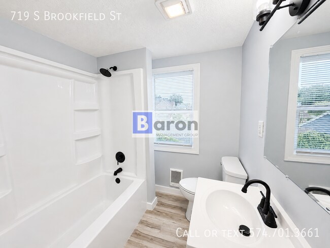 Building Photo - 719 S Brookfield St