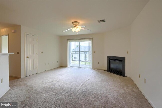 Building Photo - 136 Cardinal Ln