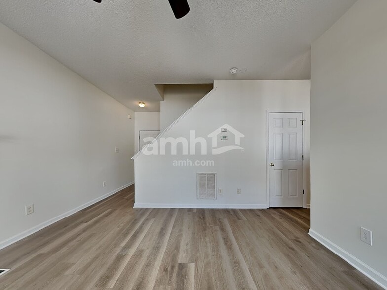 Building Photo - 2705 Red Ruby Ln