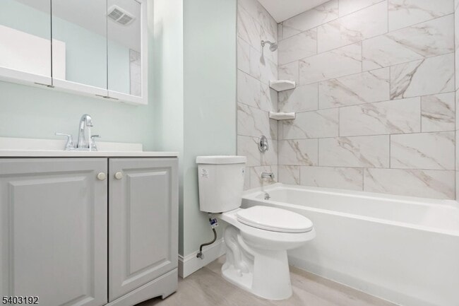 Building Photo - 19 Cooper Dr