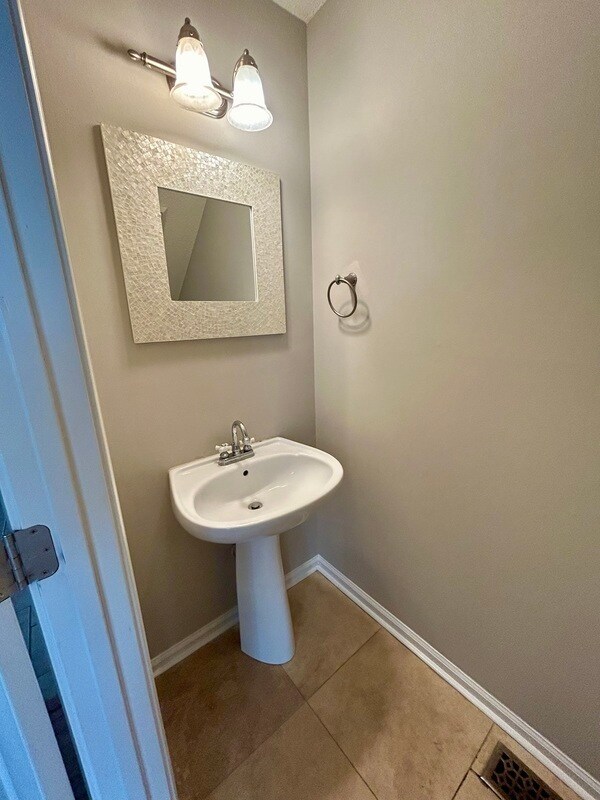 Building Photo - 2132 Brandywine Dr