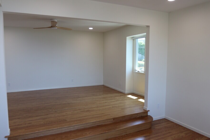 Building Photo - 321 N Las Casas Ave