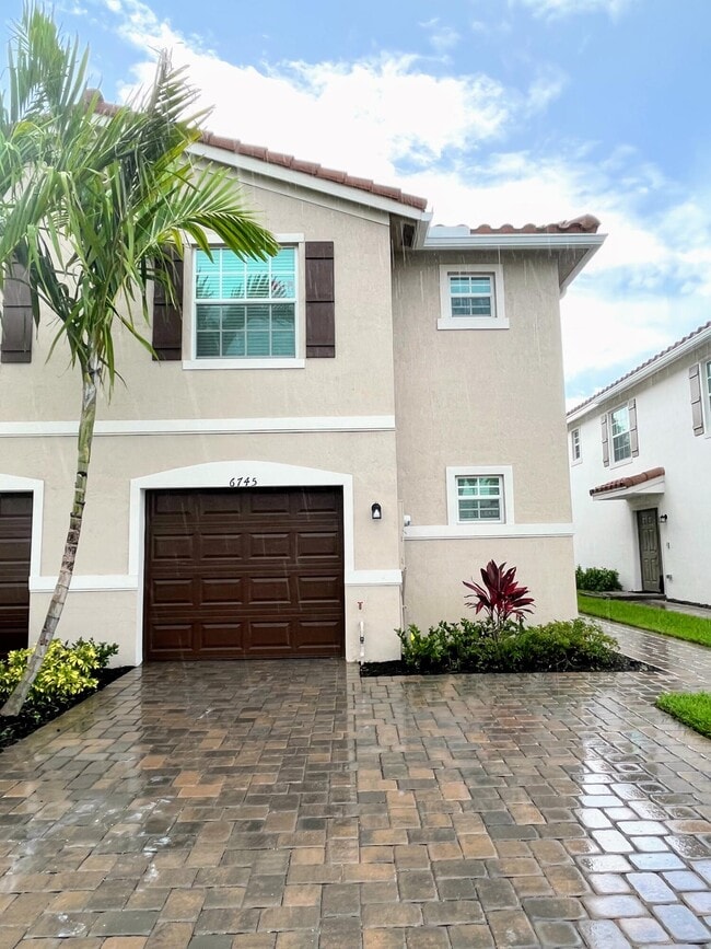Building Photo - 6745 Broadwater Ln