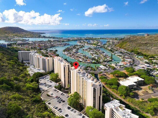 Building Photo - 531 Hahaione St