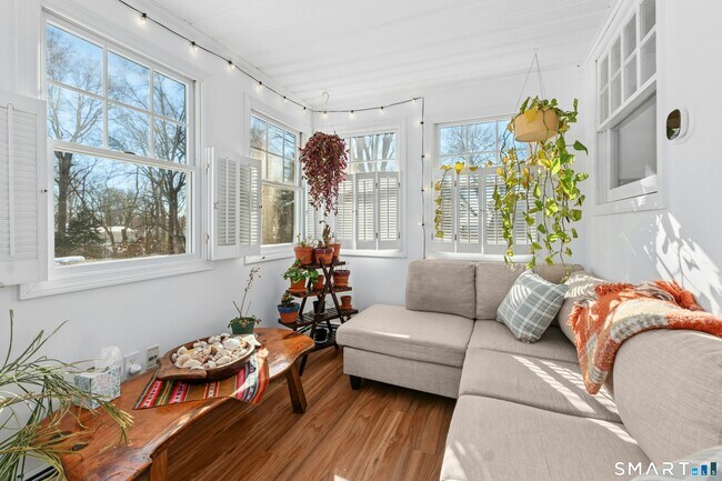 Building Photo - 201 Judd St