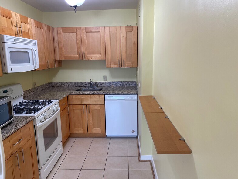 Kitchen - 3000 Spout Run Pkwy