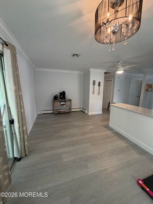 Building Photo - 15 St Tropez Ct