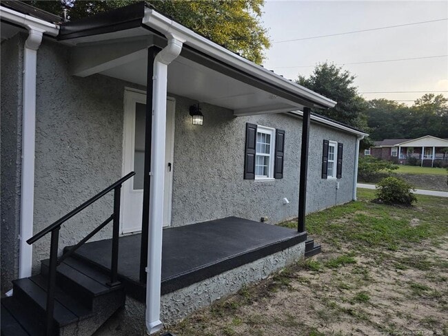 Building Photo - 2031 Womble Dr