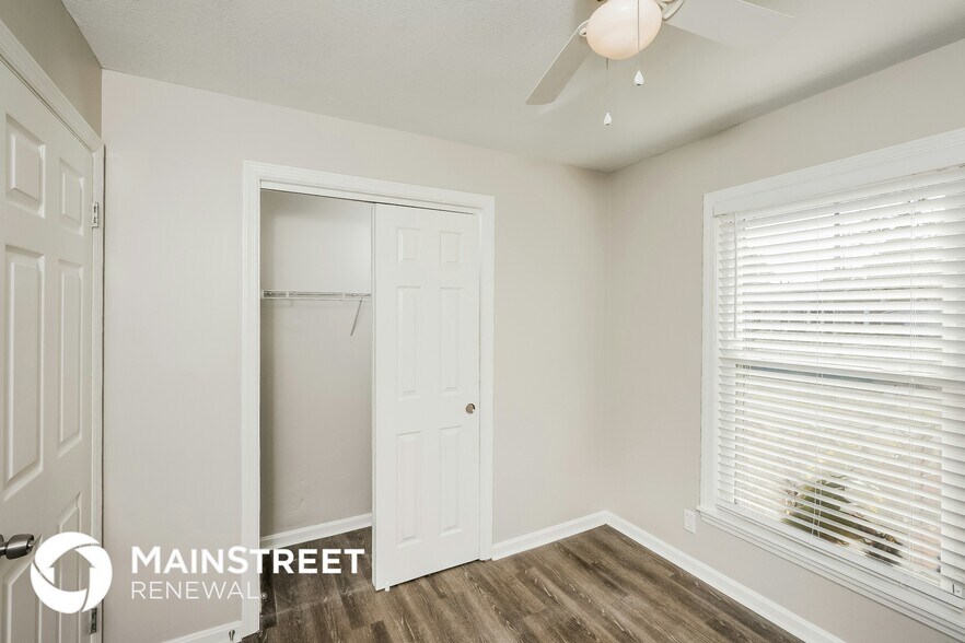 Building Photo - 215 Kim Ct