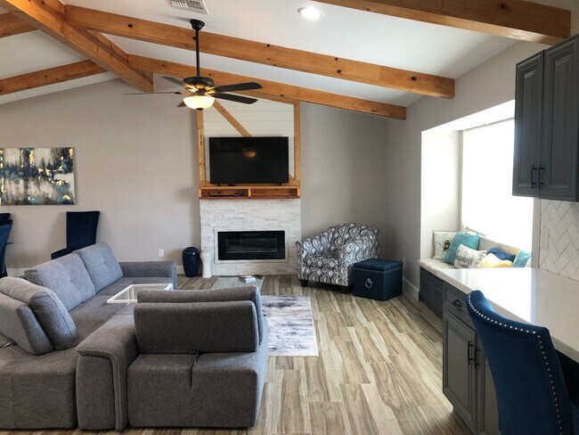 Building Photo - A GREAT REMODELED LIKE NEW HOME ON THE GOLF COURSE IN LEISURE WORLD 45+ Active Adult Resort Commu...