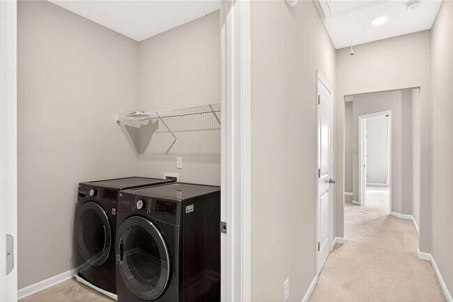 Building Photo - 3960 Redwood Dr