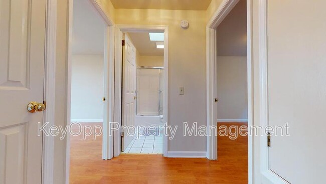 Building Photo - 2332 Taraval St