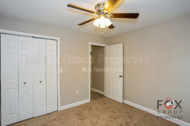 Building Photo - 5407 Venado St