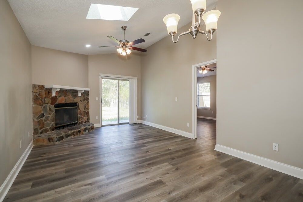 Building Photo - 2658 Malibu Cir
