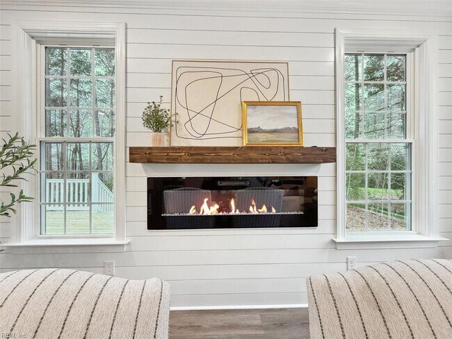 Building Photo - 3009 Ridge Dr