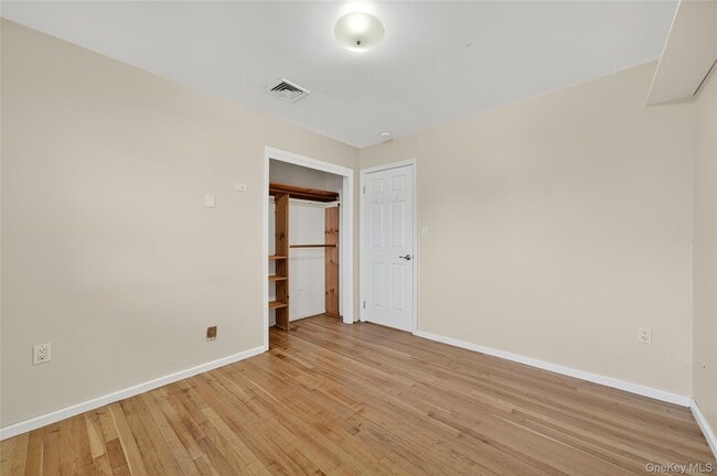 Building Photo - 20 Peter Bush Dr