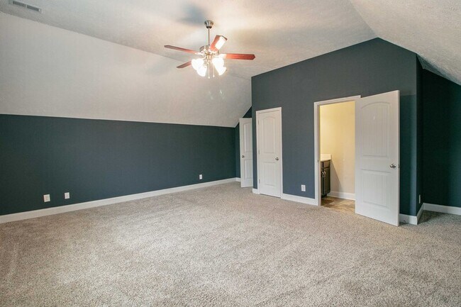 Building Photo - 1271 Eagle's View Dr