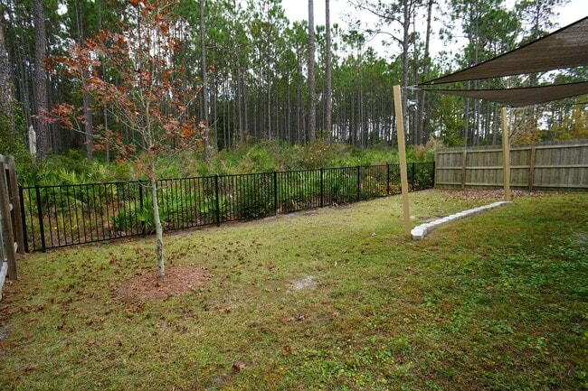 Building Photo - 4/2 Large Family Home In Adams Lake Available Soon!