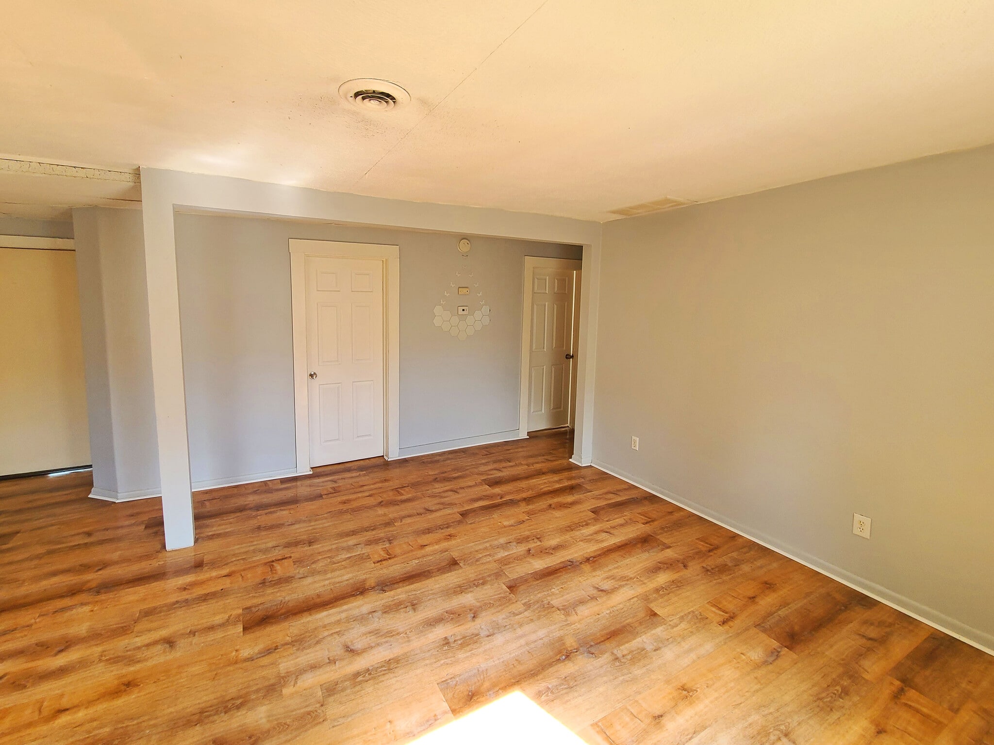 Building Photo - 367 West Ave