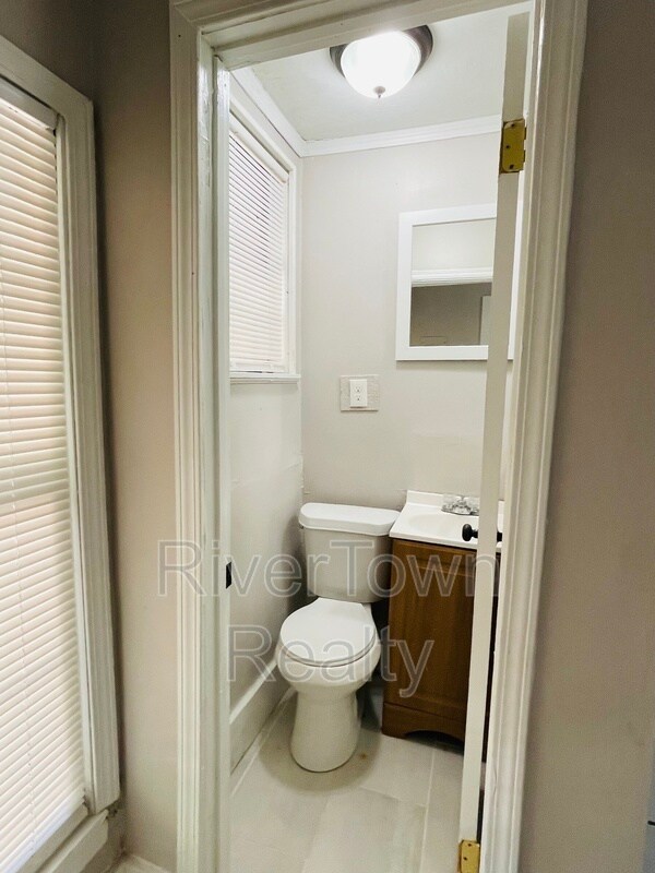 Building Photo - 3635 Carnes Ave