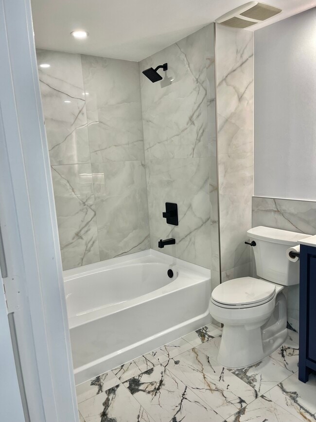 Building Photo - 335 S Biscayne Blvd