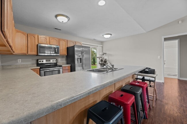 Building Photo - 131 Oakley Dr