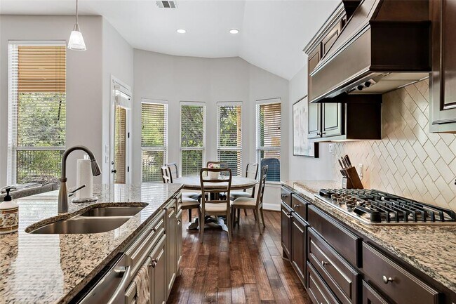 Building Photo - 106 Maxwell Way