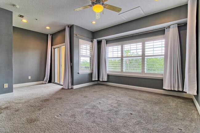 Amazing master bedroom with private balcony - 111 N Albany Ave