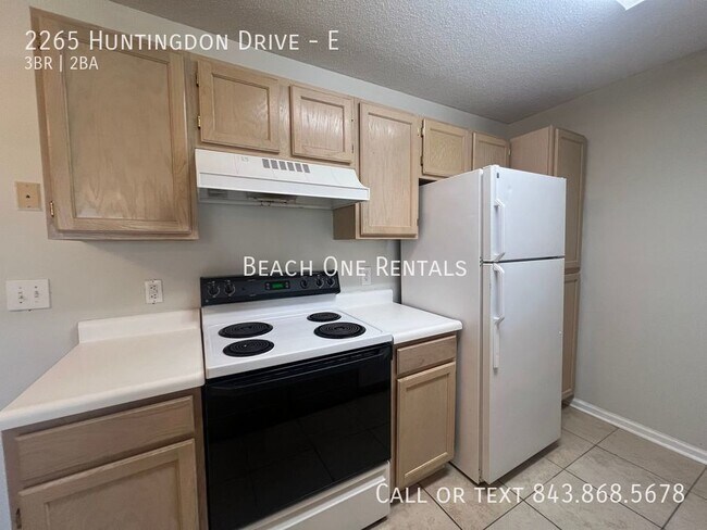 Building Photo - 2265 Huntingdon Dr