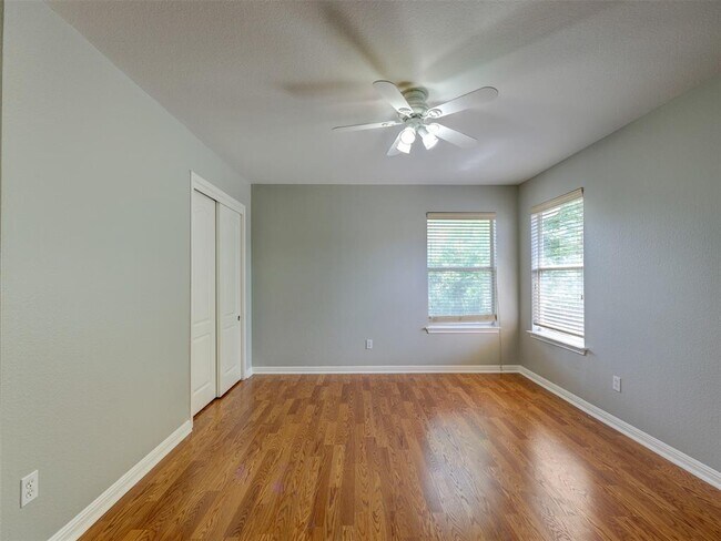Building Photo - 1554 Homewood Cir