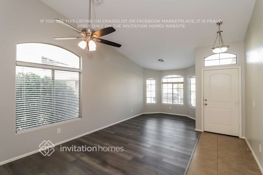 Building Photo - 7261 W Glenn Dr