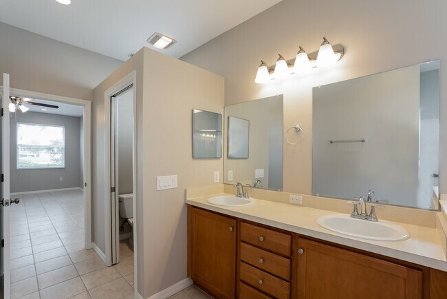 Building Photo - 6522 Blue Grosbeak Cir