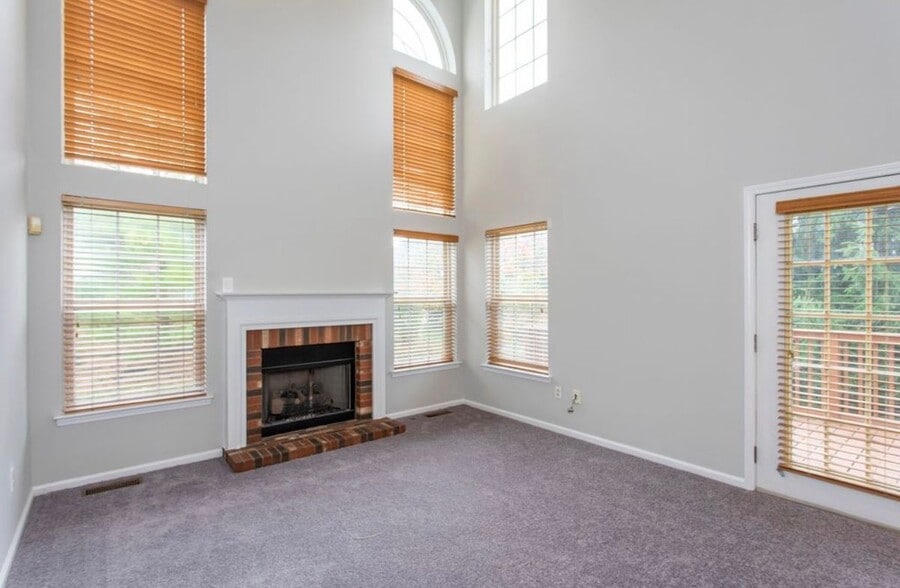 Building Photo - 105 Farrington Ct