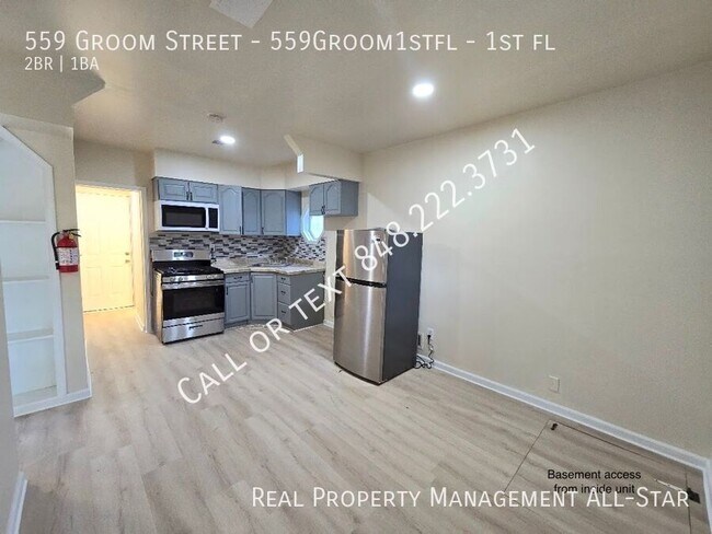 Building Photo - 559 Groom St