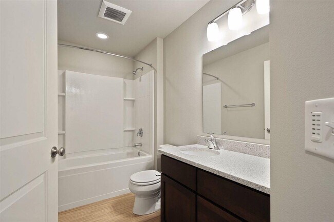 Building Photo - 5834 Lien Rd