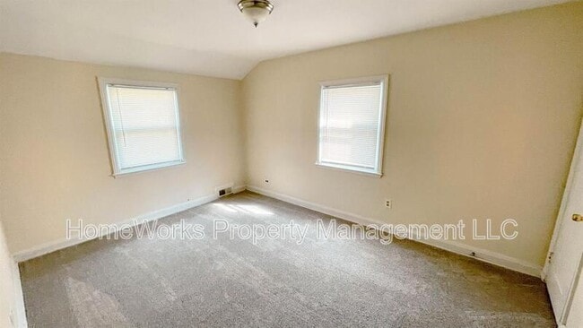 Building Photo - 4012 Clarks Ln