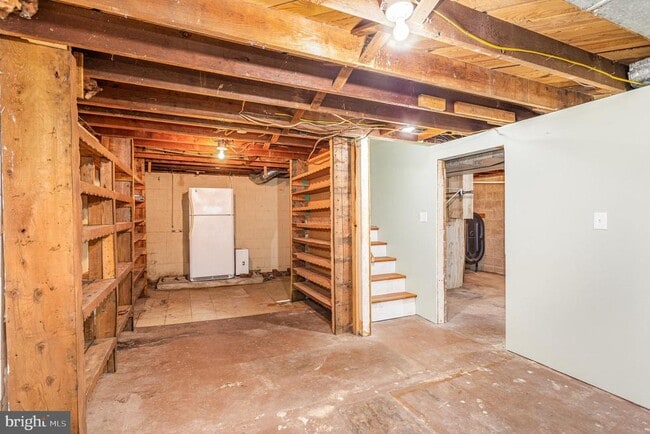 Building Photo - 9 W Highland Ave