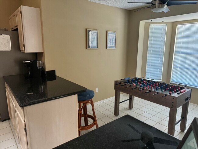 Building Photo - 2937 SE Cates Cir