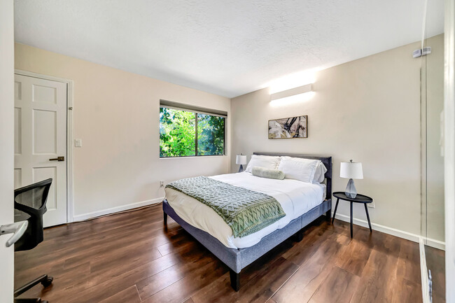 Building Photo - 30428 Penrod Dr