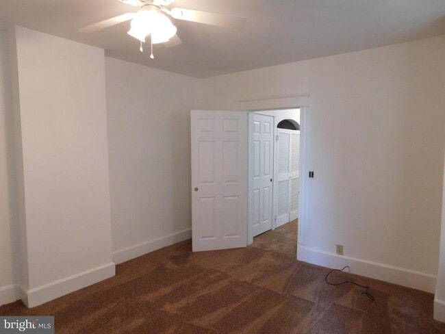 Building Photo - 402 Camden Ave