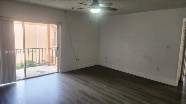 Building Photo - 7231 Miami Lakes Dr