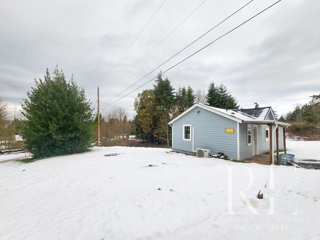 Building Photo - Charming 2-Bed Retreat with Hood Canal Vie...