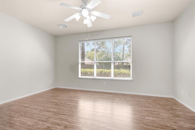 Building Photo - 127 N Willow Point Cir